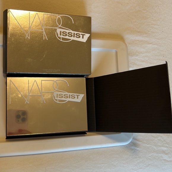 Nars Bundle (2 palettes) highlight and contour palette and Eyeshadow palette - Picture 7 of 10